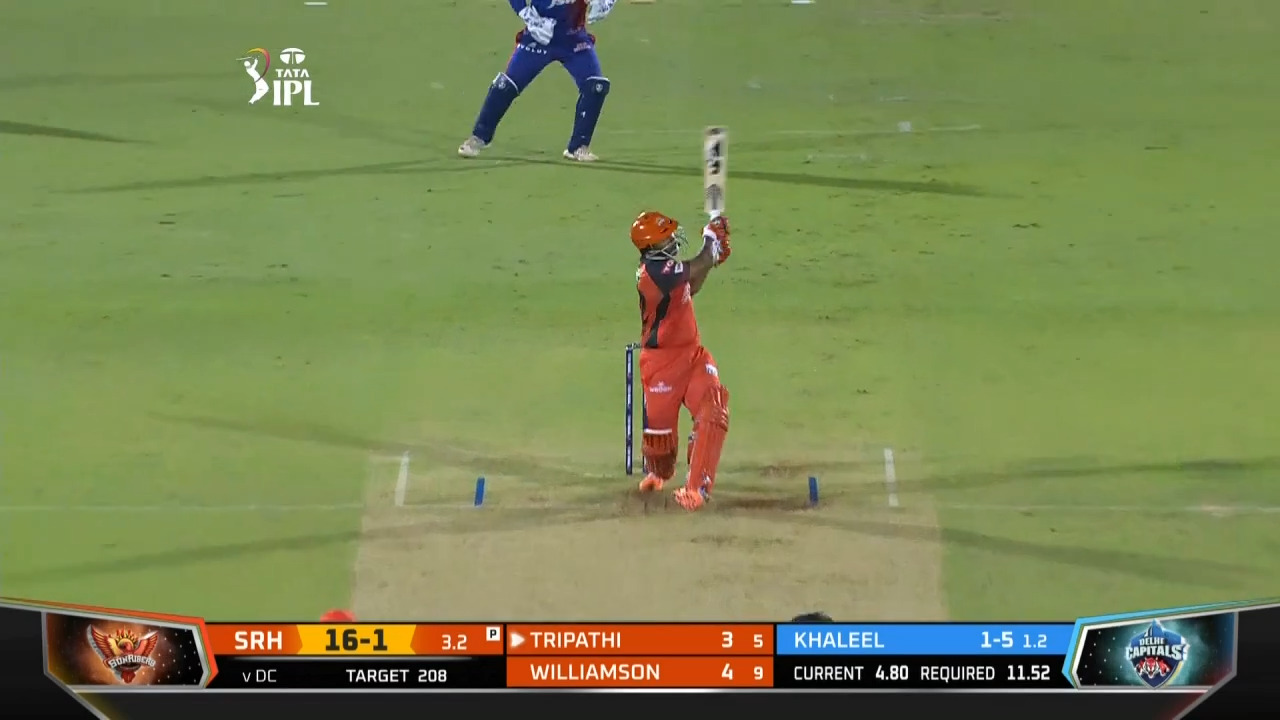 M50: DC vs SRH – Rahul Tripathi Six background