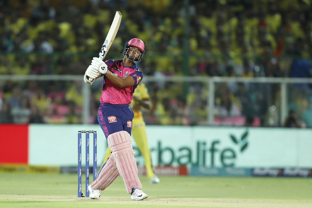 BANG: Yashasvi Jaiswal's glorious pickup shot