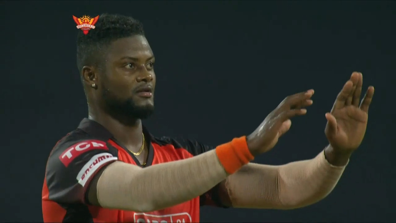 M05: SRH vs RR – Fall of Wickets background