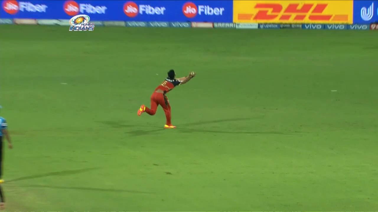 Fantastic caught & bowled, courtesy Washington Sundar