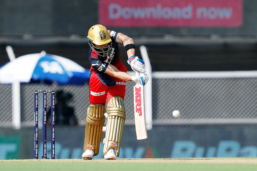 Virat Kohli's beautiful boundaries in the first over background