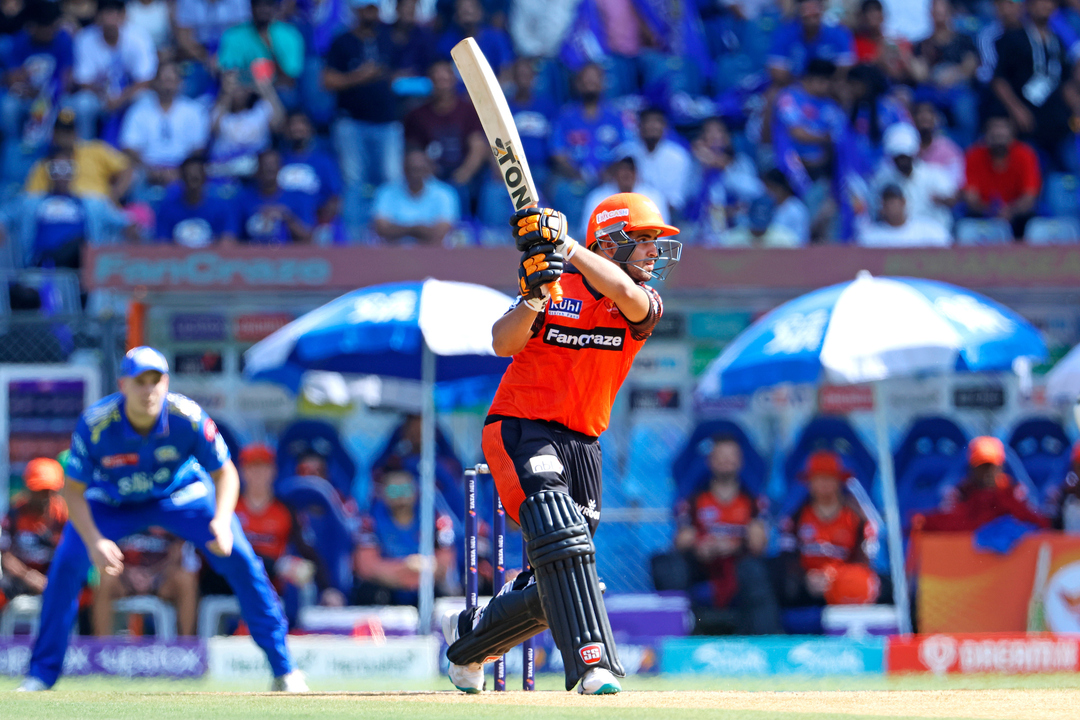 Placement & Power: Vivrant Sharma's crunches couple of well-timed fours