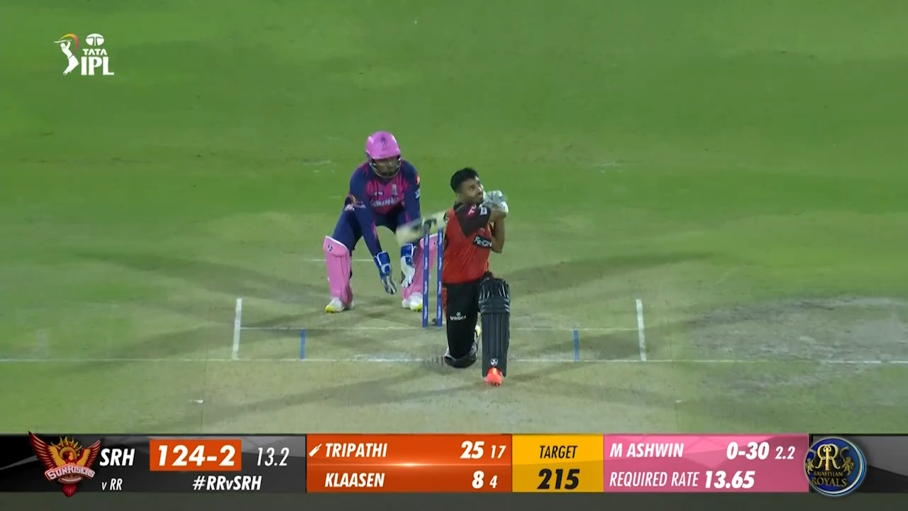 M52: RR vs SRH – Rahul Tripathi Six