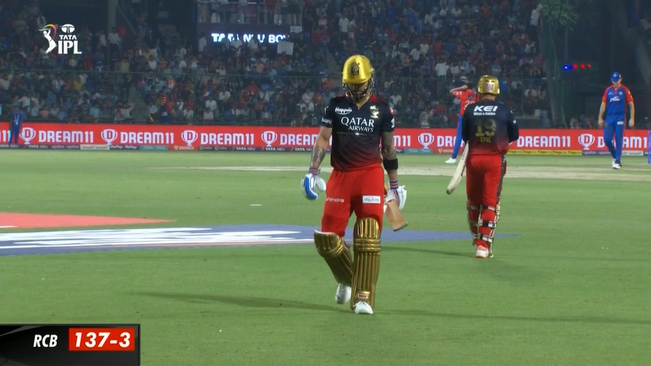 M50: DC vs RCB – Virat Kohli Wicket background