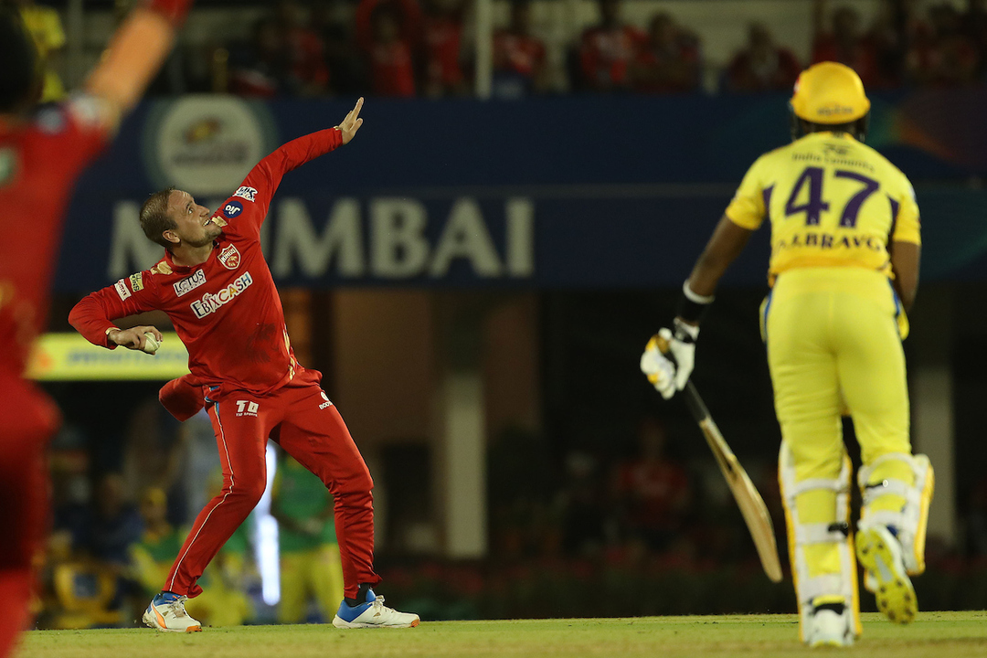 Superman Livingstone's one-handed stunning catch