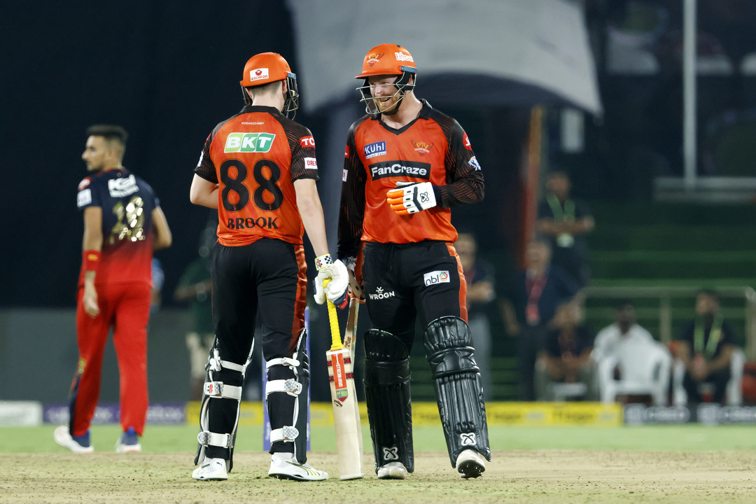 4,6,6: Brook & Klaasen take the attack to Karn Sharma