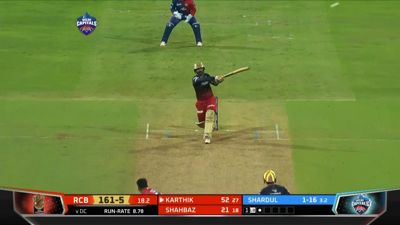 M27: DC vs RCB – Dinesh Karthik Six