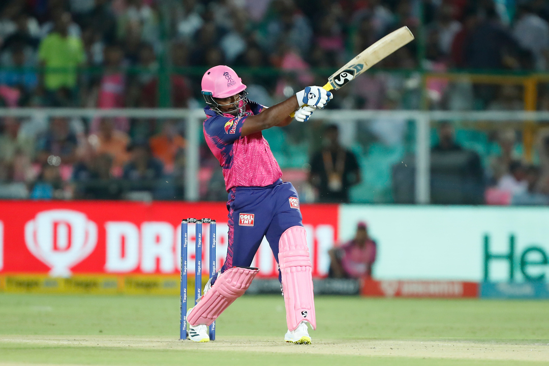4 & 6: Sanju Samson takes on Hardik Pandya