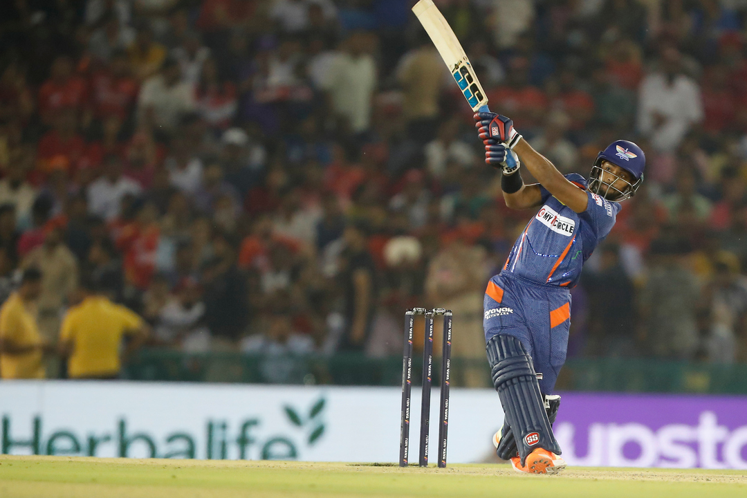 Nicholas Pooran's authoritative 45(19)