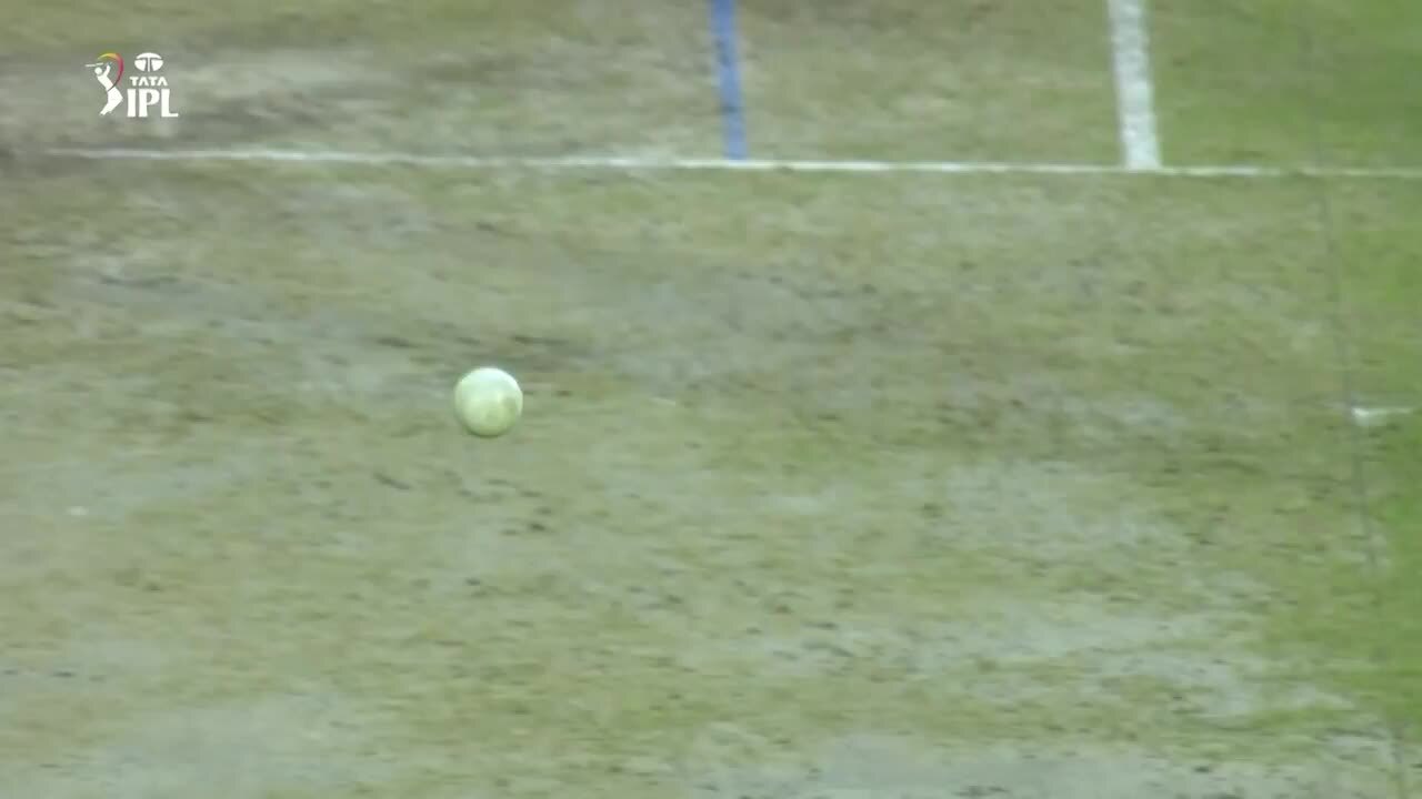 M60: RR vs RCB – Shimron Hetmyer Wicket