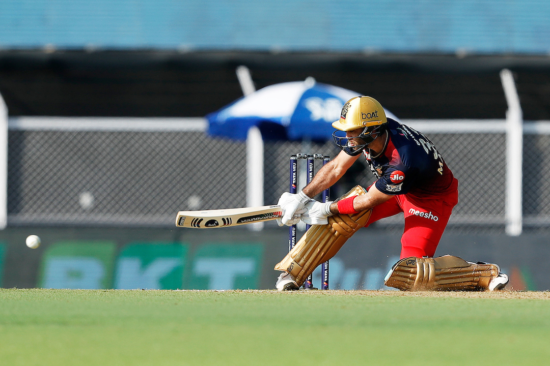 Maxwell's switch-hit fetches him four