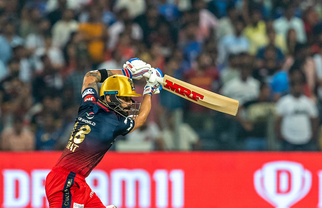 Virat Kohli's classy 48(36) in RCB's run-chase background