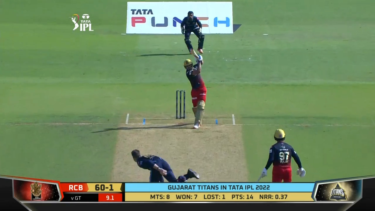 M43: GT vs RCB – Virat Kohli Six