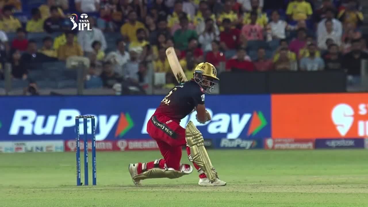 M49: RCB vs CSK – Mahipal Lomror Six