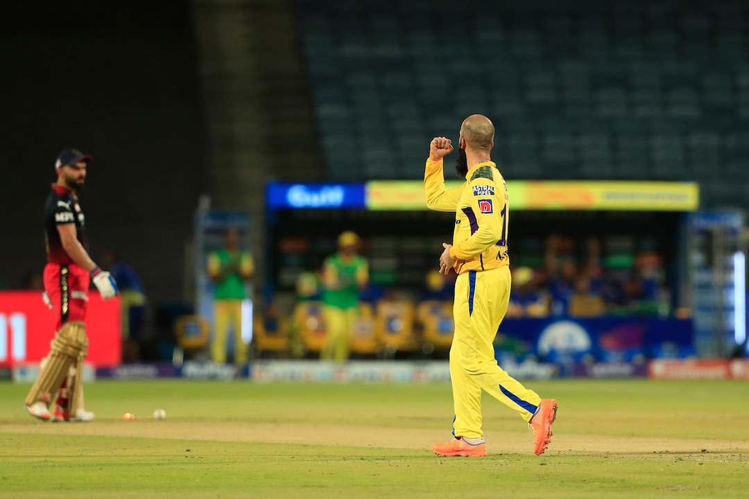 Spin and timber: Moeen Ali outfoxes Virat Kohli