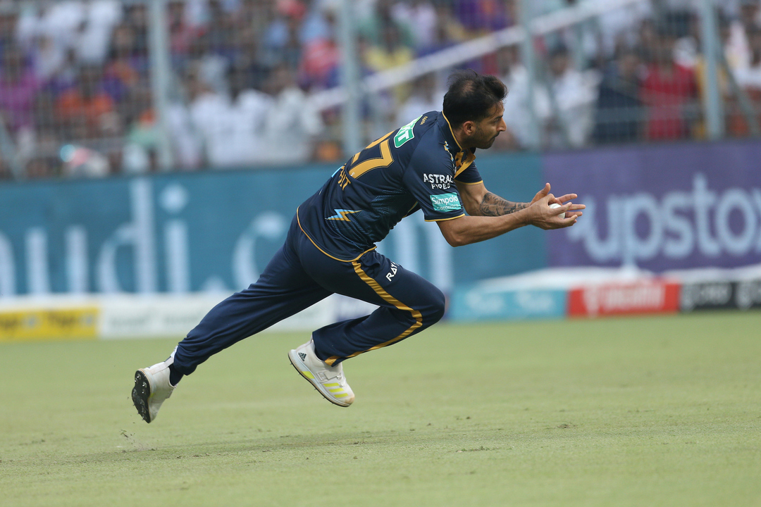 Sensational catch: Mohit Sharma pulls off a brilliant catch running backwards