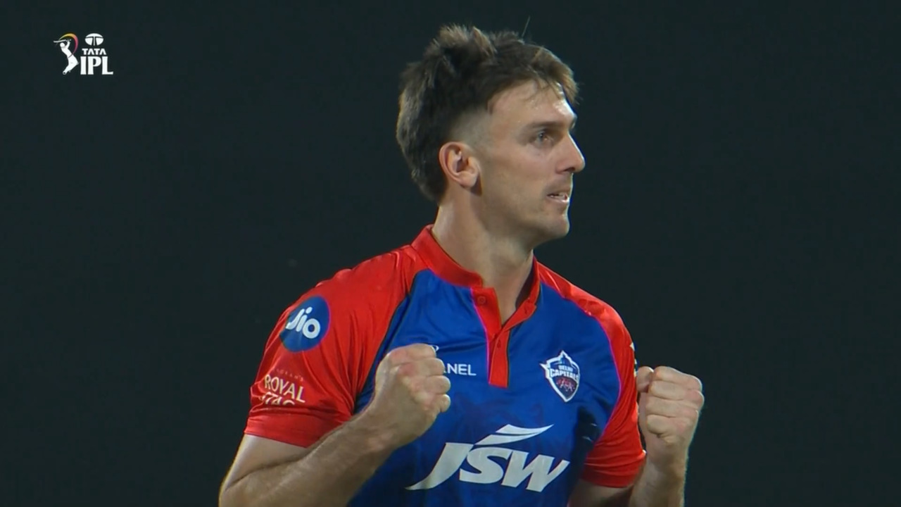 Mitchell Marsh's outstanding spell of 4/27 background