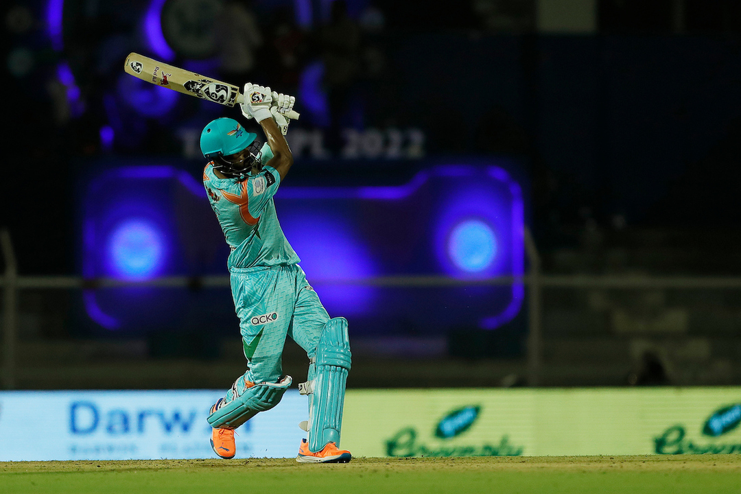 KLassy Rahul smashes Jadeja for a six