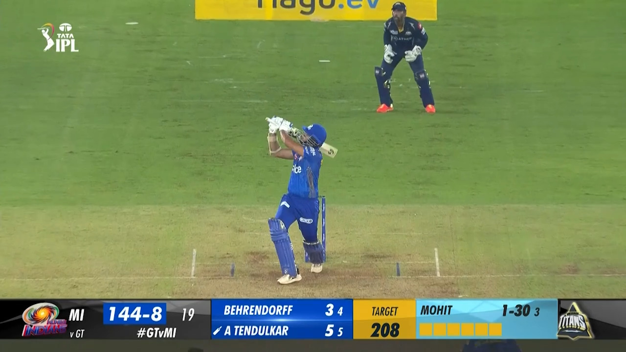 M35: GT vs MI – Arjun Tendulkar Six