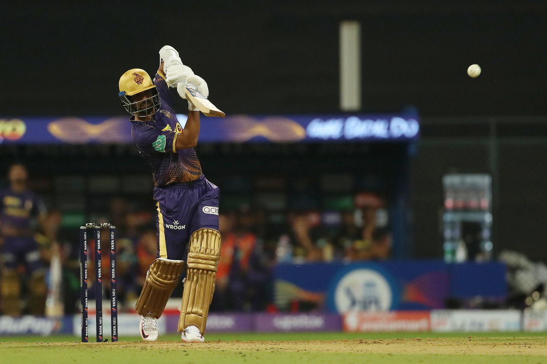 4, 6 – Rahane takes on Milne