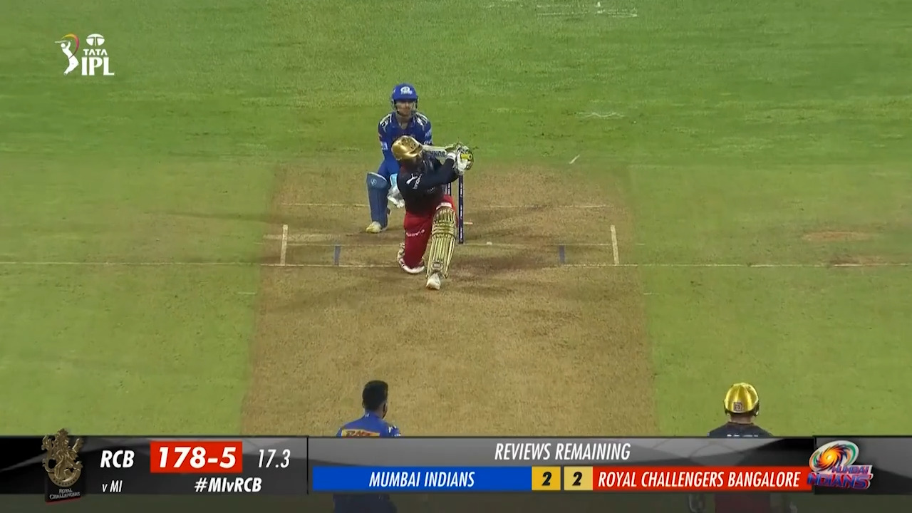 M54: MI vs RCB – Dinesh Karthik Six