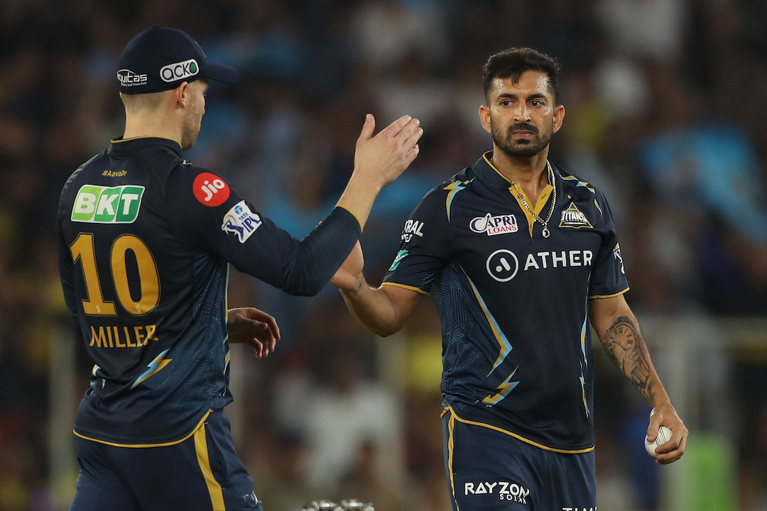 Game-Changing Over: 6,4,6,W,W - Rayudu, Mohit, Dhoni and a tale of roller-coaster 13th over background