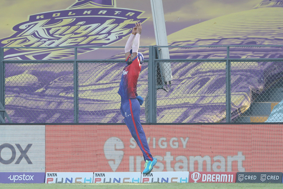 Leaping Lalit grabs a stunner