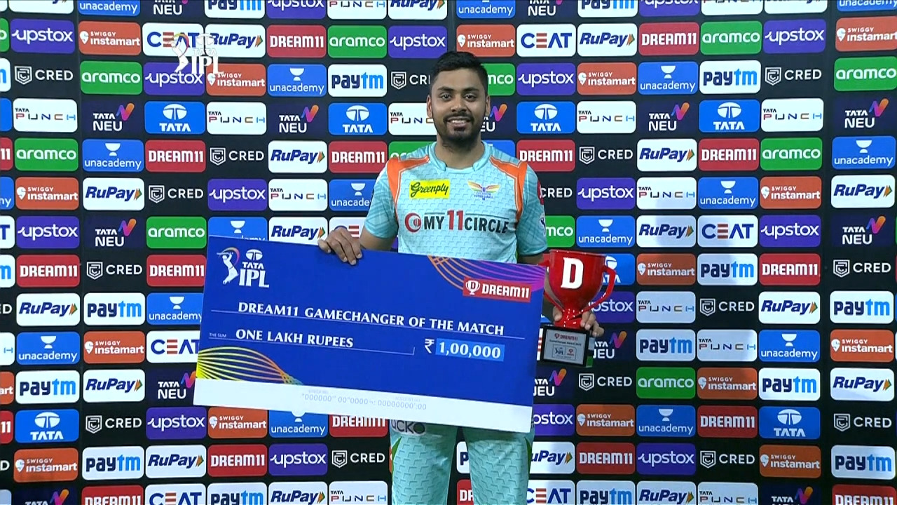 M12: SRH vs LSG – Dream11 GameChanger of the Match – Avesh Khan background