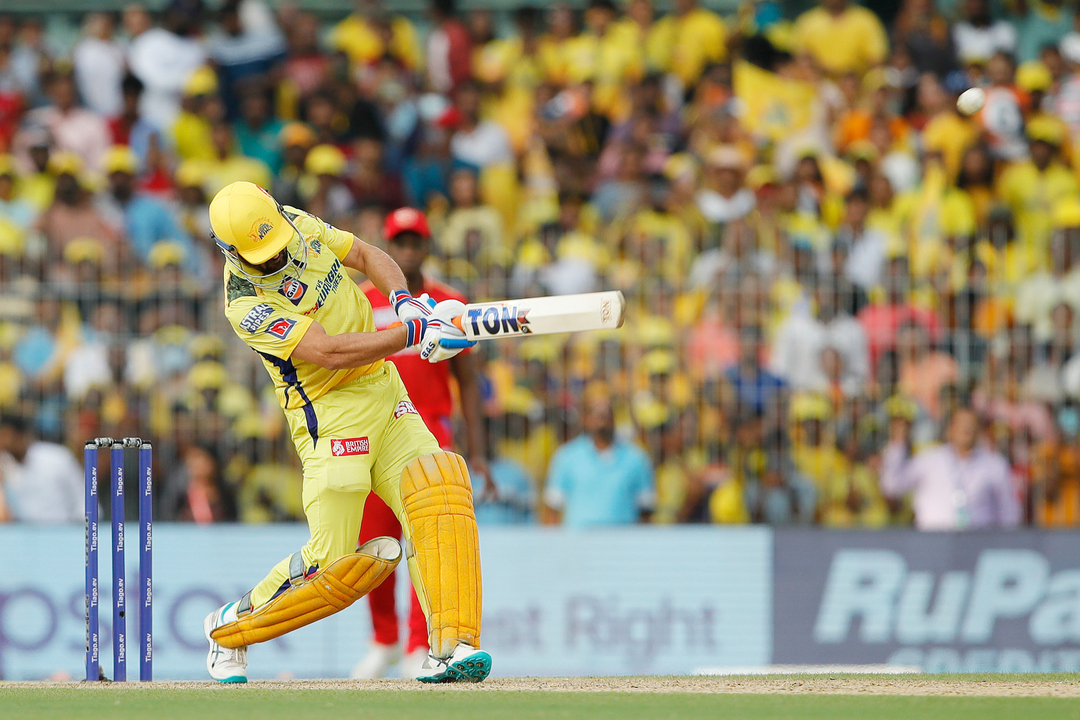 MS Dhoni special: CSK captain finishes the inns in style with 6 & 6 background