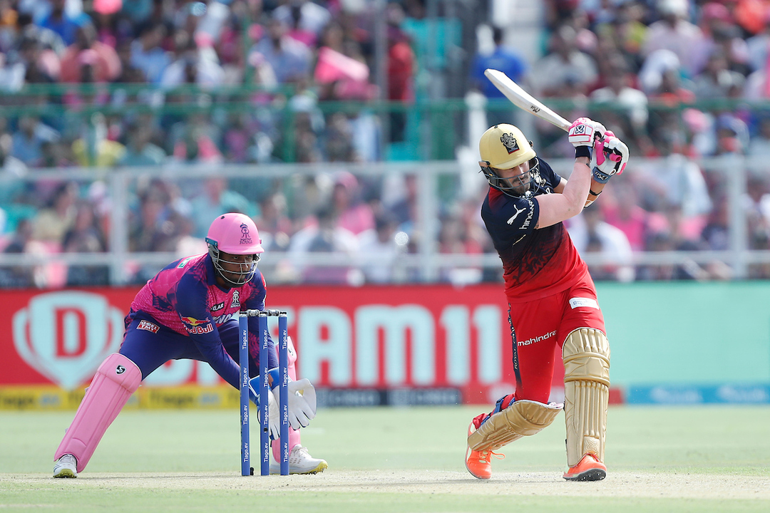 4 & 6: Faf du Plessis gives much-needed early push