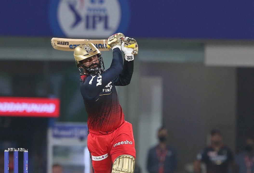 Audacious yet elegant: DK does it for RCB