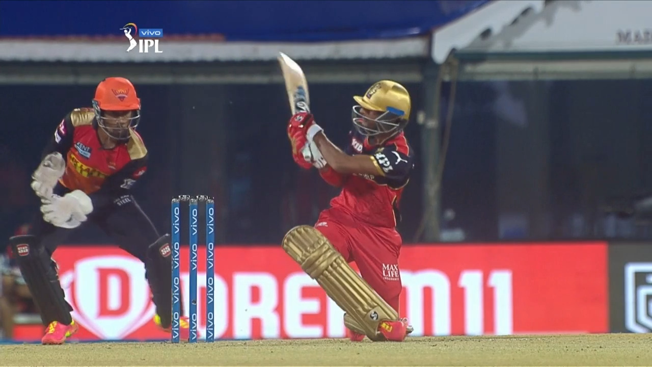 M06: SRH vs RCB – Super Sixes background