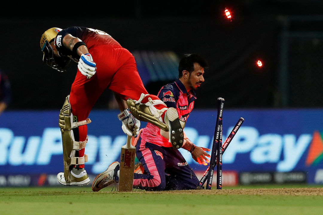 Turning point? Samson-Yuzi combine to run out King Kohli background