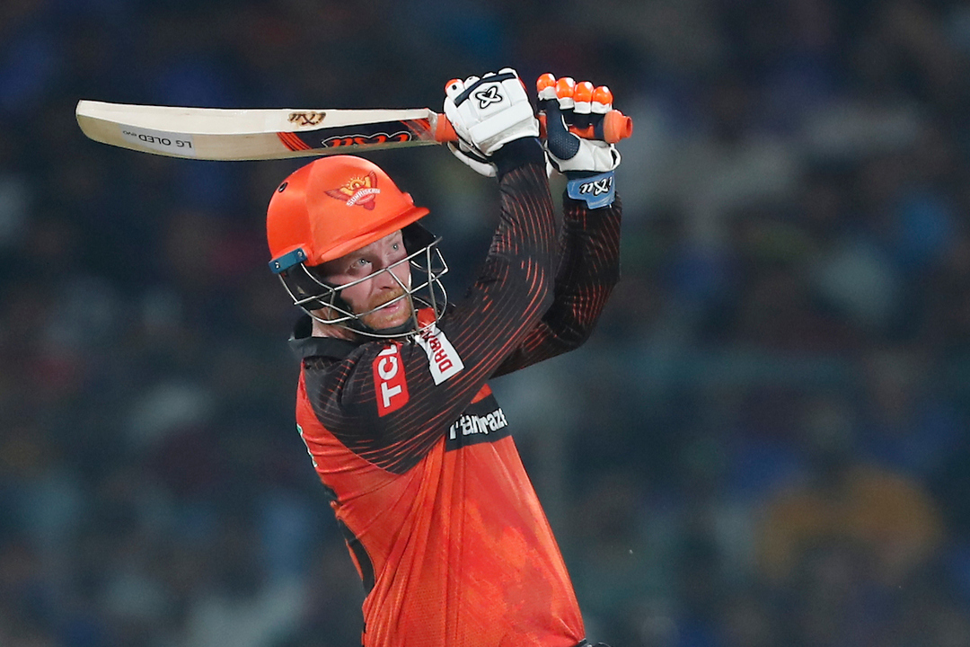 4, 4, 4, 6: Sharma, Klaasen take the attack to Mukesh Kumar