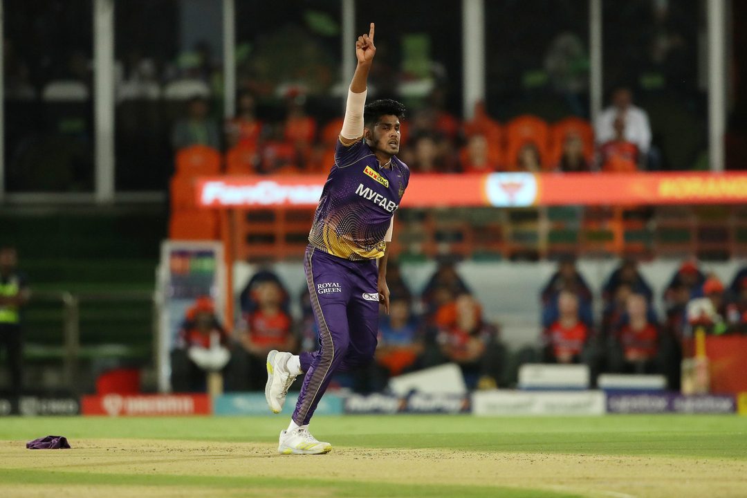 6 & OUT: Harshit gets the better of Mayank