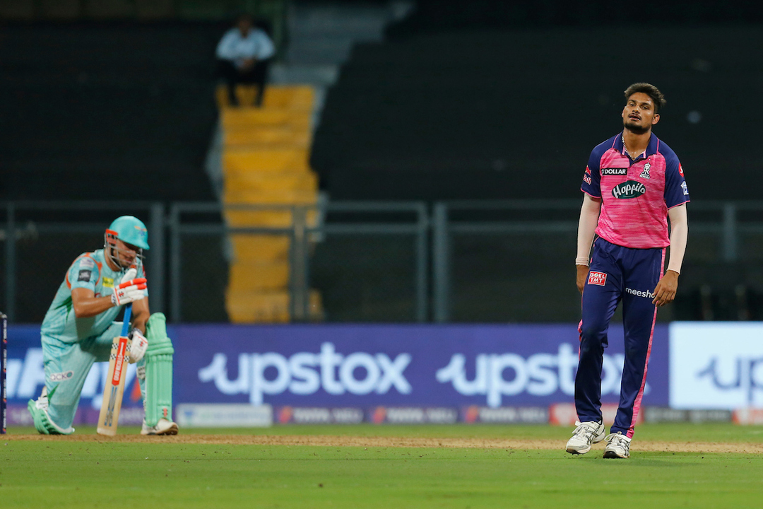 Welcome to IPL! Debutant Kuldeep nails 20th over under pressure