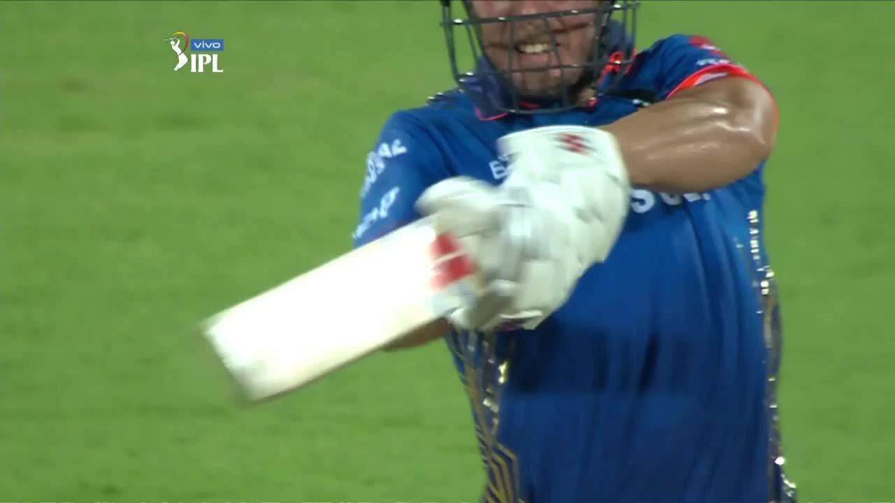M01: MI vs RCB – Chris Lynn Six