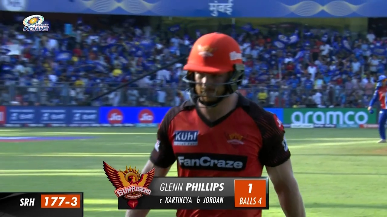 M69: MI vs SRH – Glenn Phillips Wicket