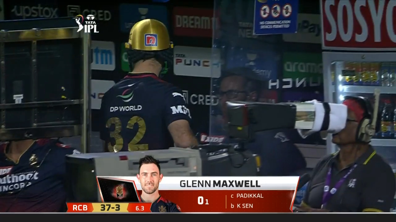 M39: RCB vs RR – Glenn Maxwell Wicket