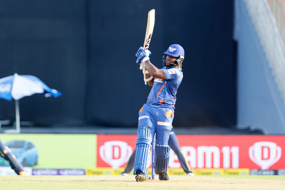 Off the blocks early: Mayers smacks three consecutive fours off Hardik