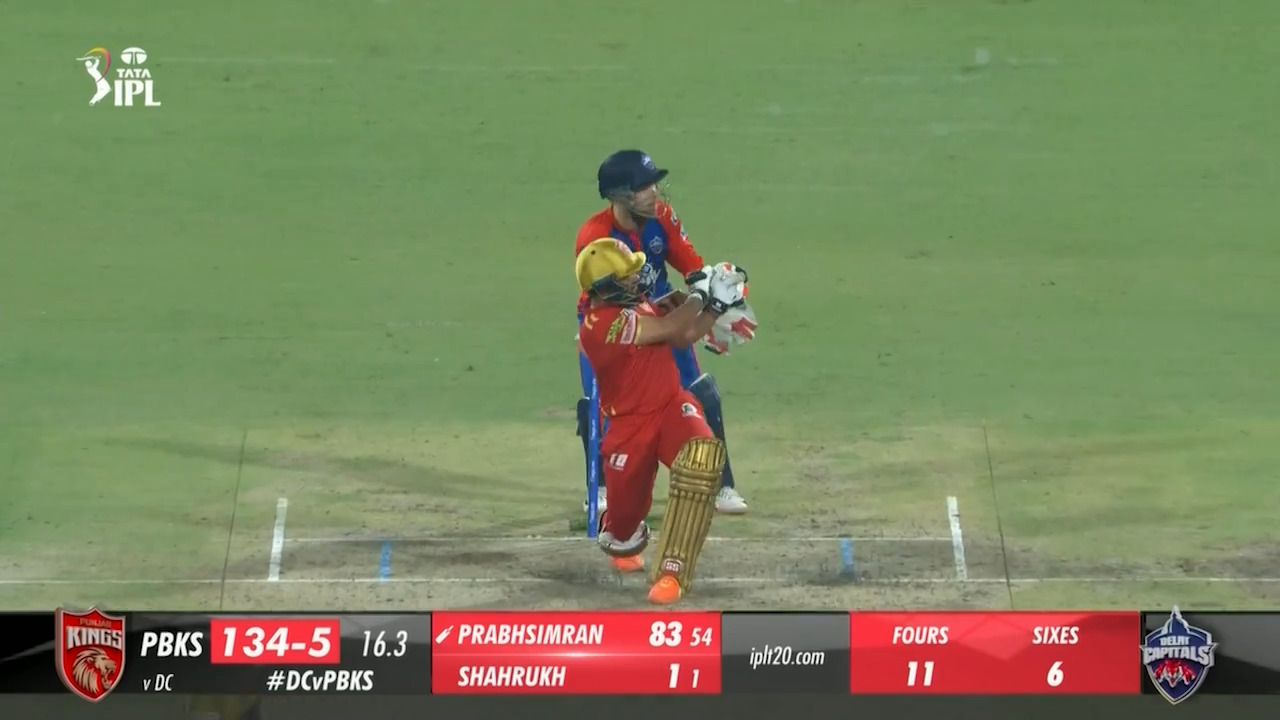 M59: DC vs PBKS – Prabhsimran Singh Six background