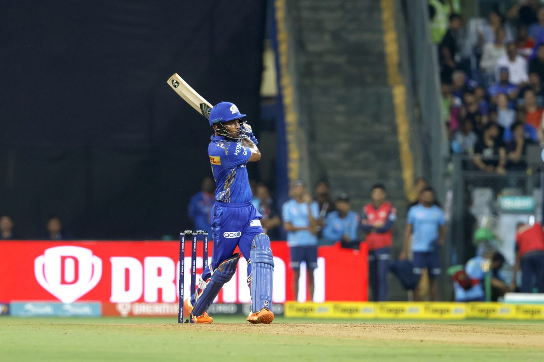 BOOM: Vishnu Vinod's power-packed SIX background
