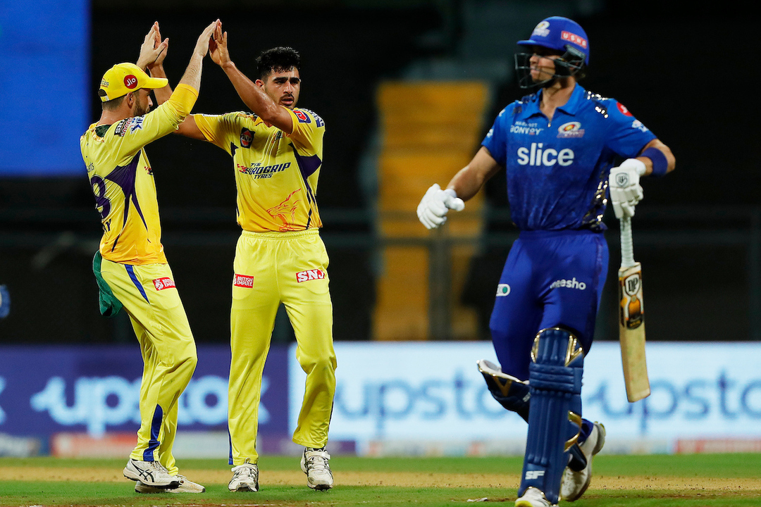 Accurate Mukesh Choudhary snaps up Sams & Stubbs