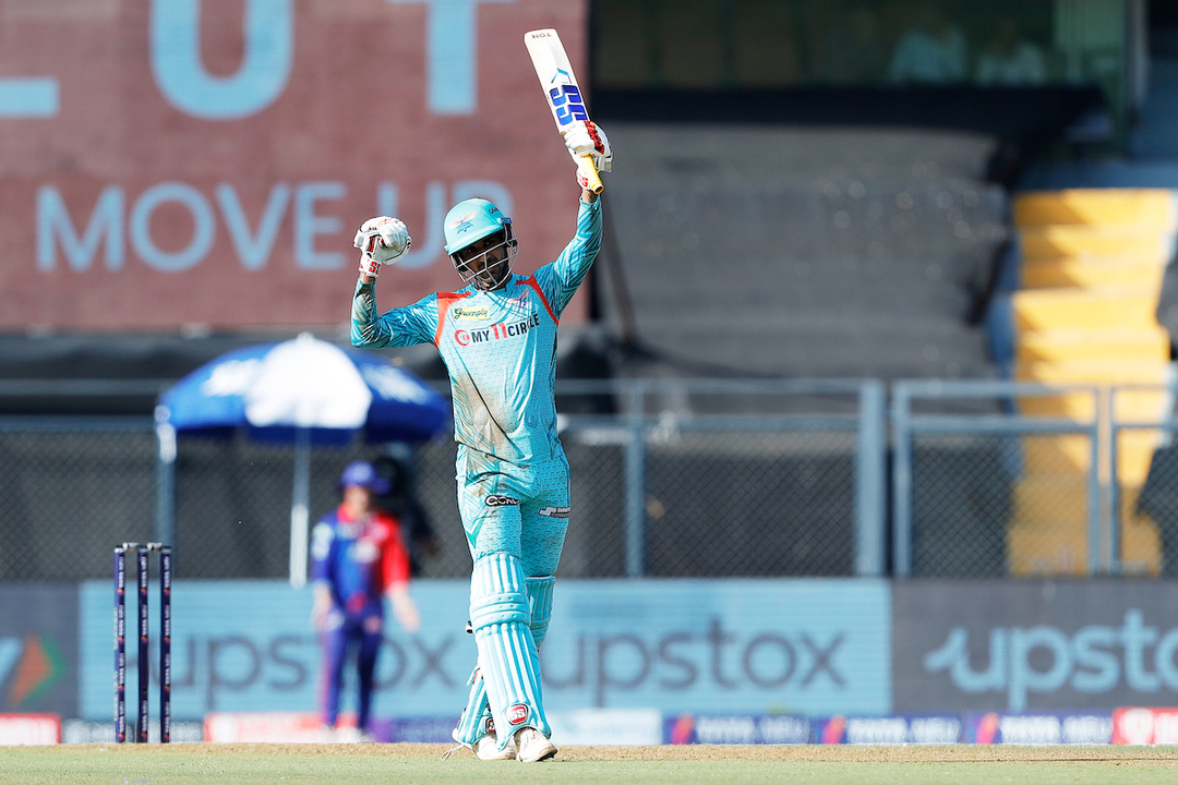 Deepak Hooda's impressive 52 (34) background