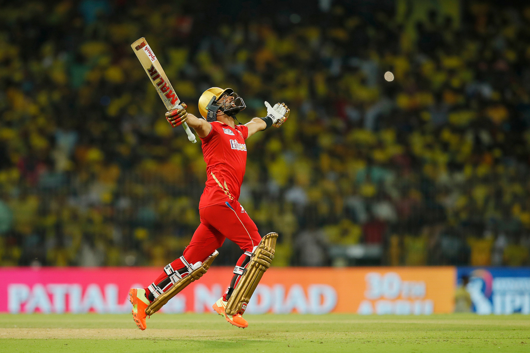 Cracking Finish: Raza holds his nerve to chase down 9 in last over