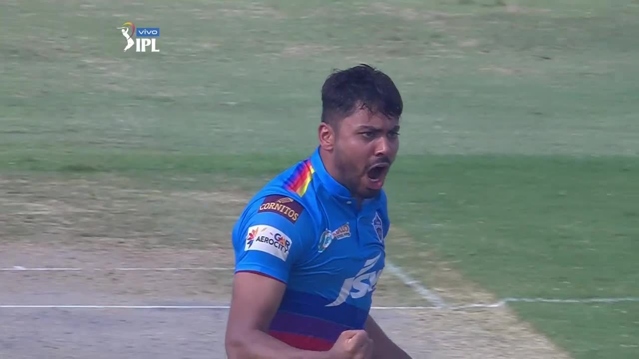You miss, I hit! Avesh cleans up Hardik & Coulter-Nile