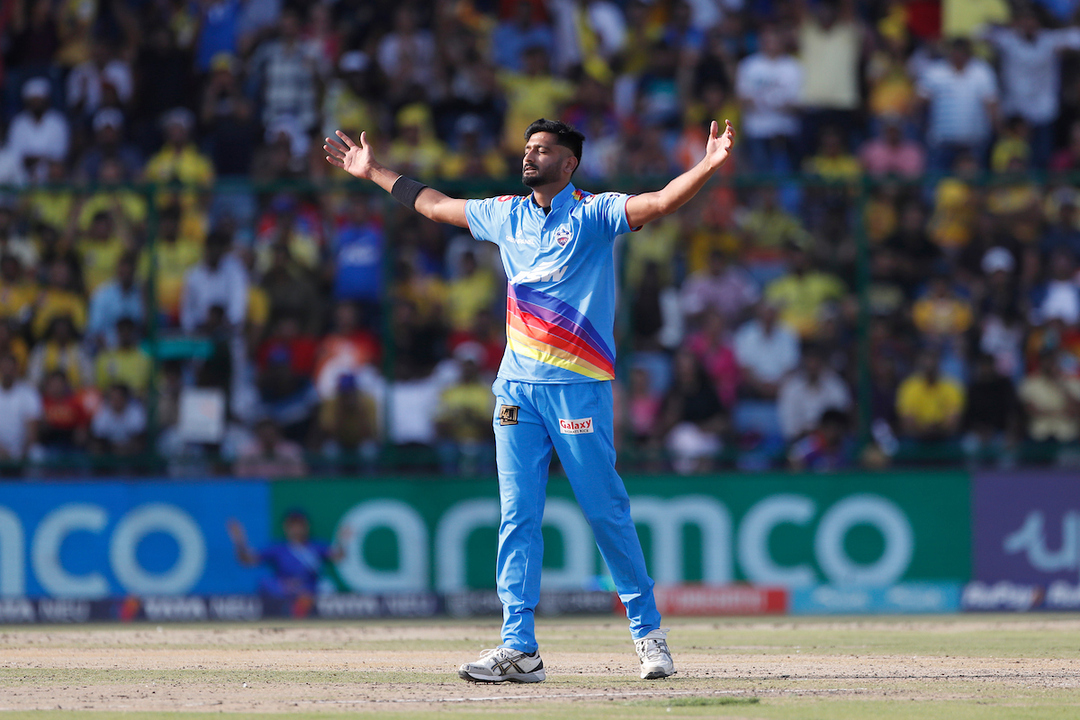 6, 6, OUT: Khaleel wins the battle against Dube background