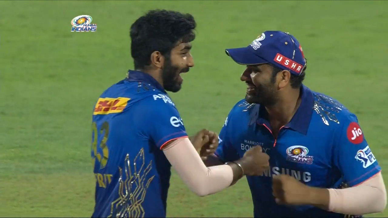 M01: MI vs RCB – Amazing Moments background