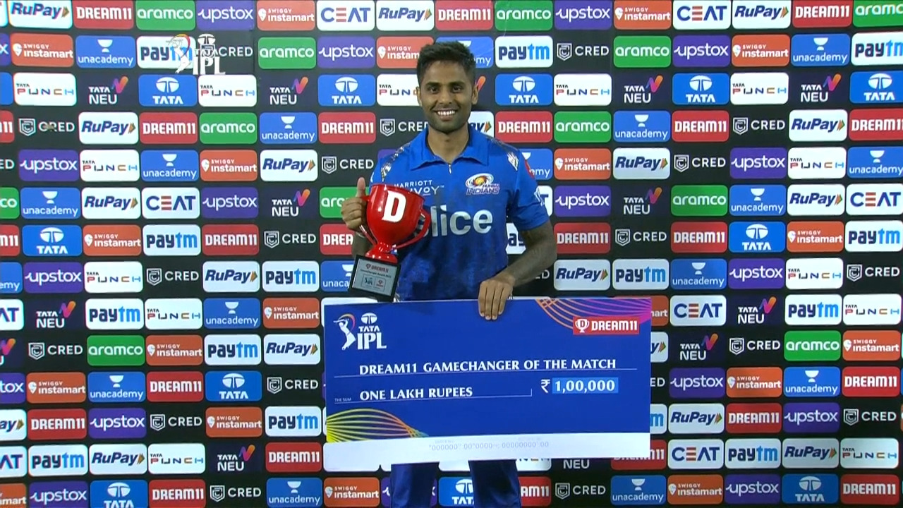 M18: RCB vs MI – Dream11 GameChanger of the Match – Suryakumar Yadav background