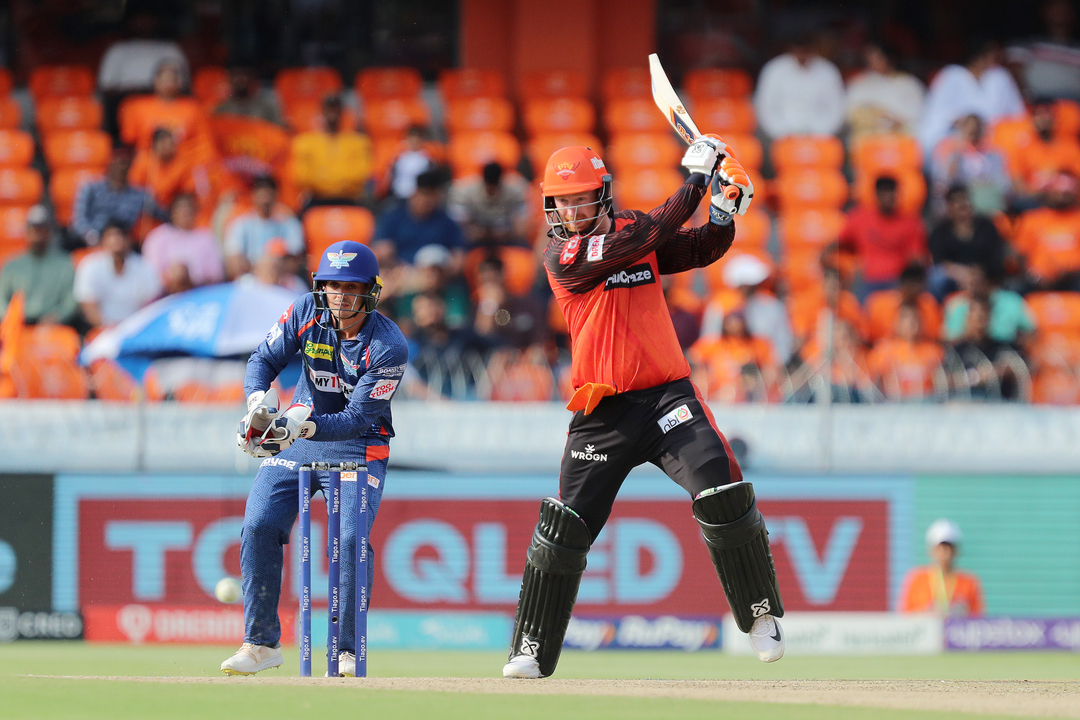 CLOBBERED: Klaasen hammers 2 consecutive sixes off Mishra
